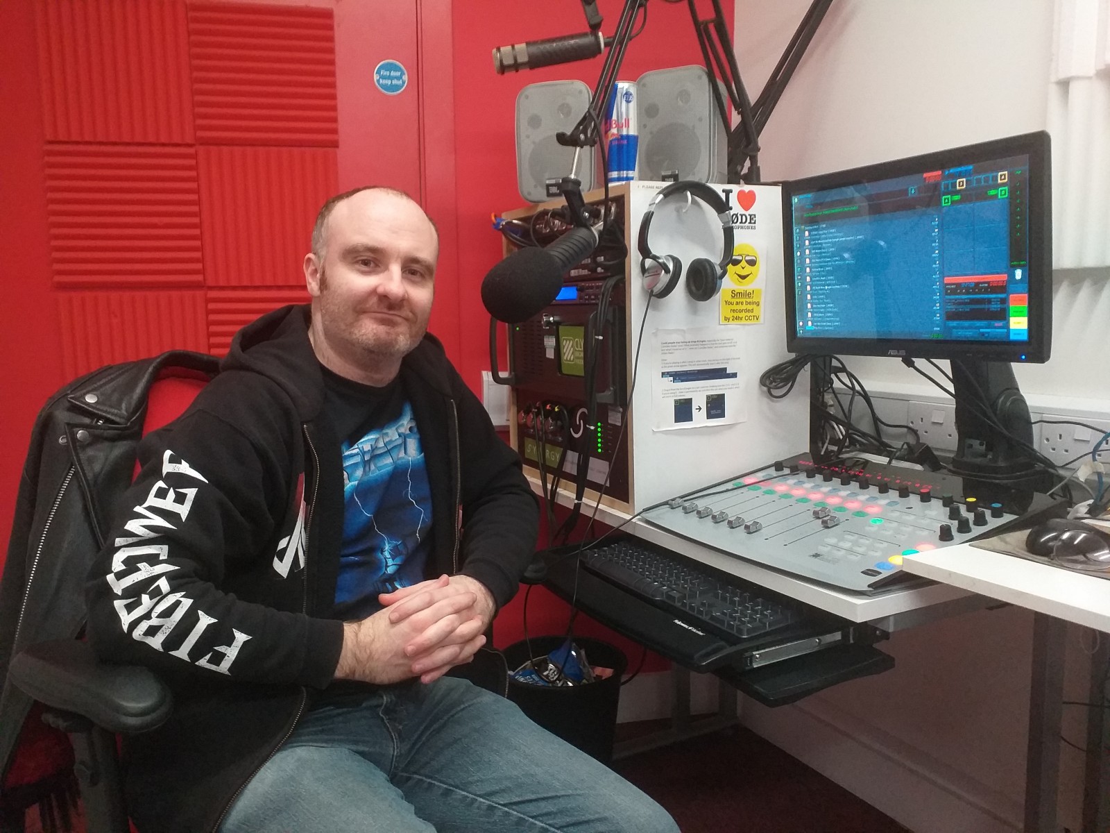 Derek Wilson in CamGlen Studio